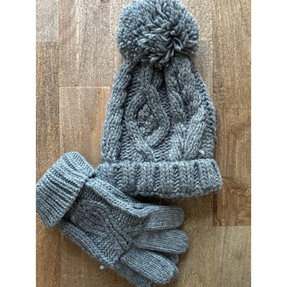 Gray knit cable knit pom pom hat and mittens set